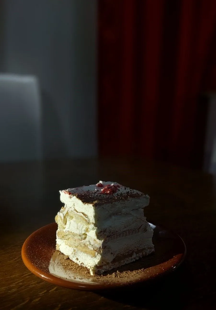 QUICK AND DELICIOUS BISCUIT CAKE THAT YOU AND YOUR GUESTS WILL LOVE!