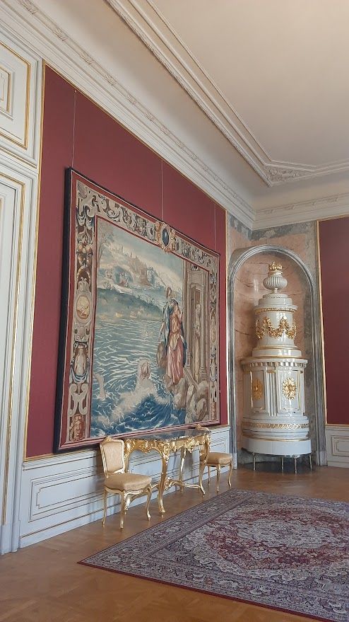 The elegant gallery rooms of the Primates Palace filled with royal-like atmosphere and history