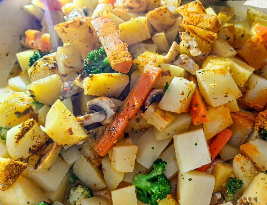 BAKED POTATO WITH VEGETABLES